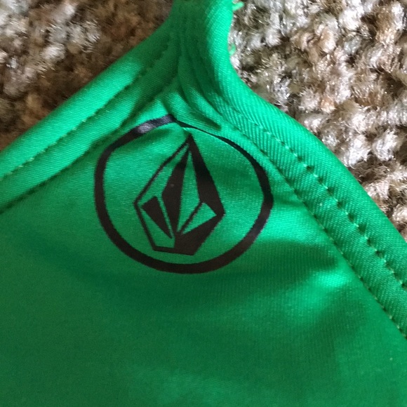 Volcom bikini set - Picture 4 of 8